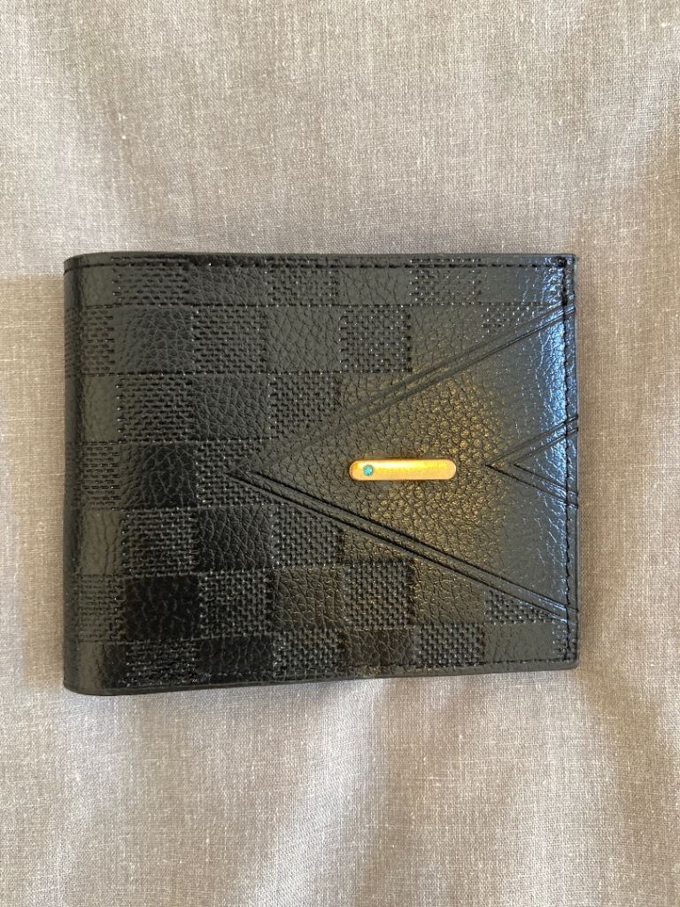 Black Men's Wallet – Good Condition
