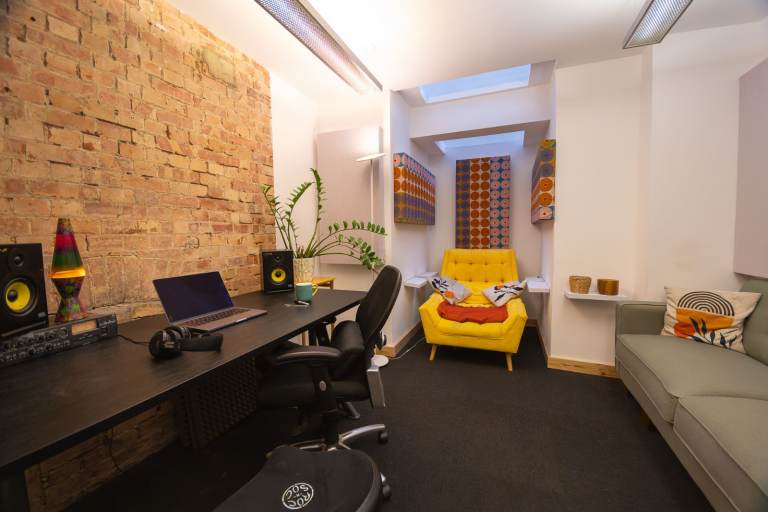 Music Studio | Soundproof Room | Creative Space | Commercial Unit to Rent in Hackney East London E8