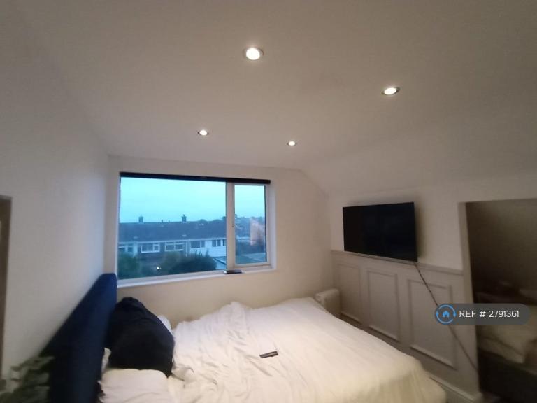 1 bedroom flat in Stennack Court, St. Ives, TR26 (1 bed) (#2791361)