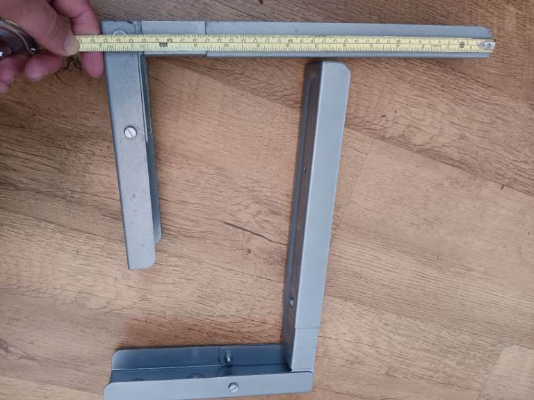 Metalic Brackets