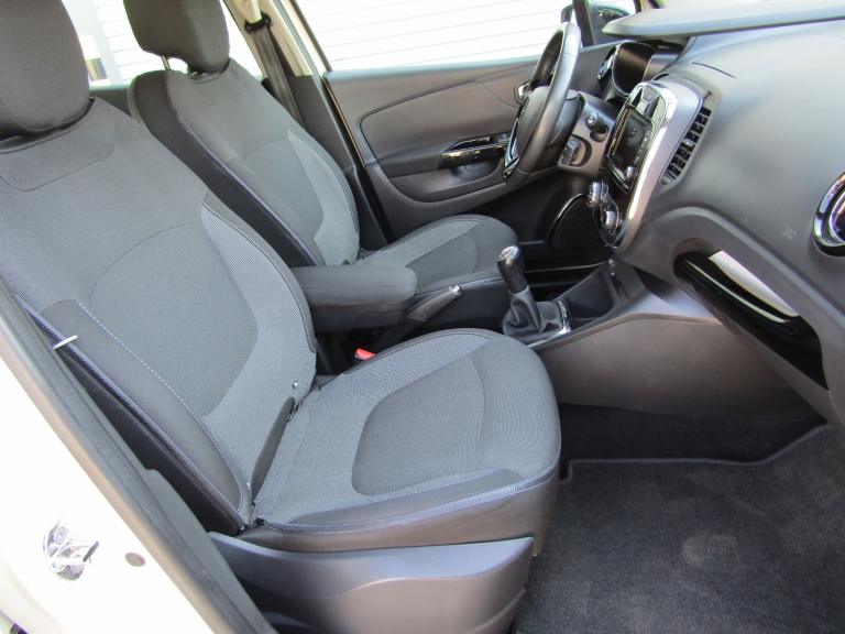 LEFT HAND DRIVE 2014 RENAULT CAPTUR 0.9 TCe ENERGY DYNAMIC MEDINAV 5DR PETROL