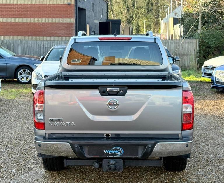 2016 Nissan Navara 2.3 dCi Tekna Auto 4WD Euro 5 4dr PICK UP Diesel Automatic
