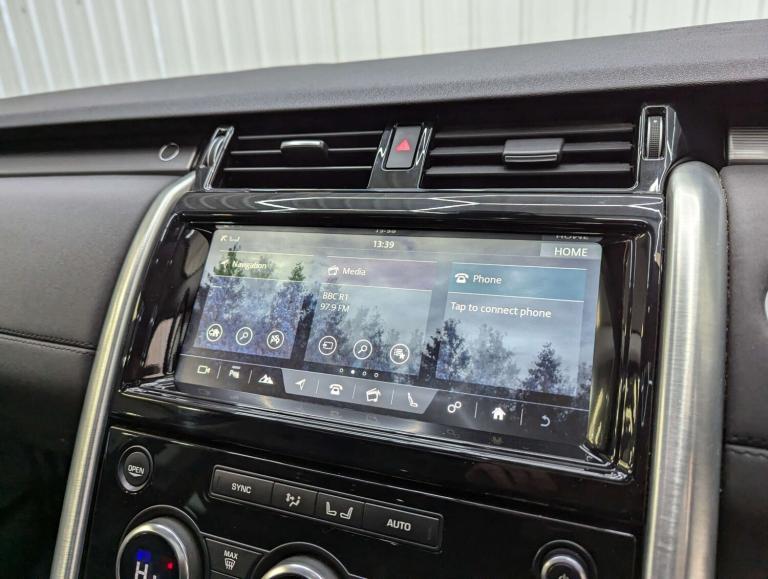 2017 Land Rover Discovery 3.0 Discovery HSE TD6 Auto 4WD 5dr SUV Diesel Automatic