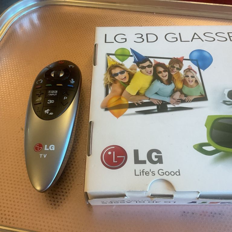 LG Genuine Original AN-MR500 Magic Remote Control for  LG Smart TVs + 3D Glasses
