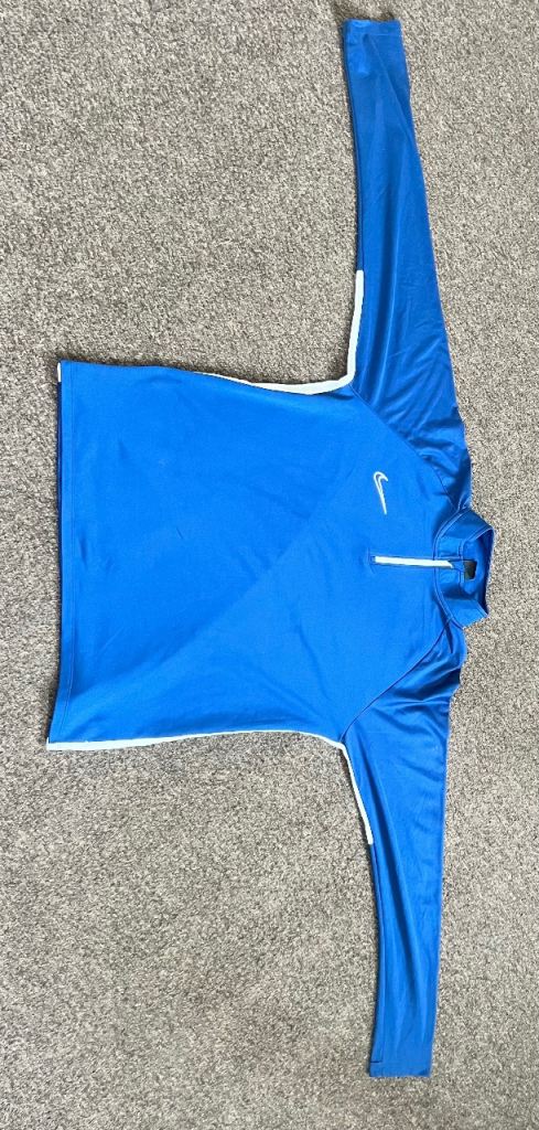 Nike top 