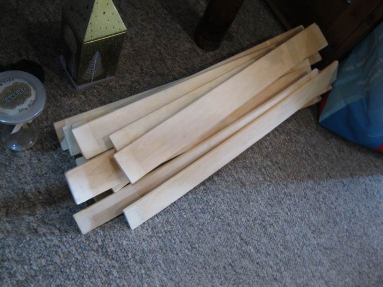 CURVED WOODEN BED SLATS,    GUNNISLAKE PL18