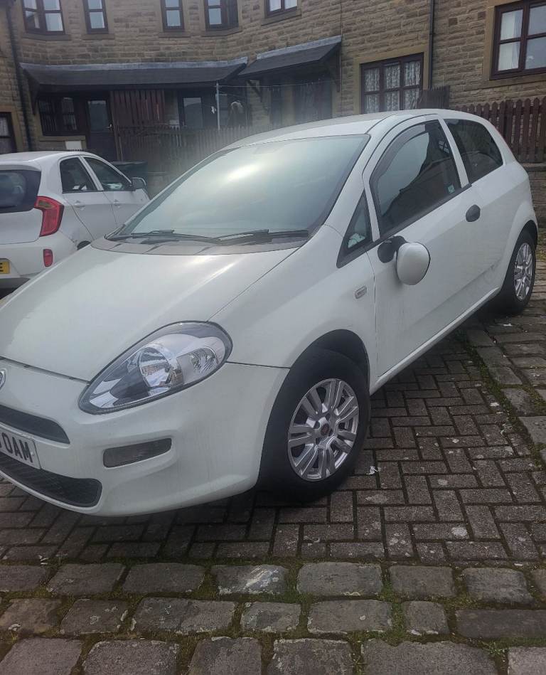 Fiat, PUNTO, Hatchback, 2015, Manual, 1242 (cc), 3 doors