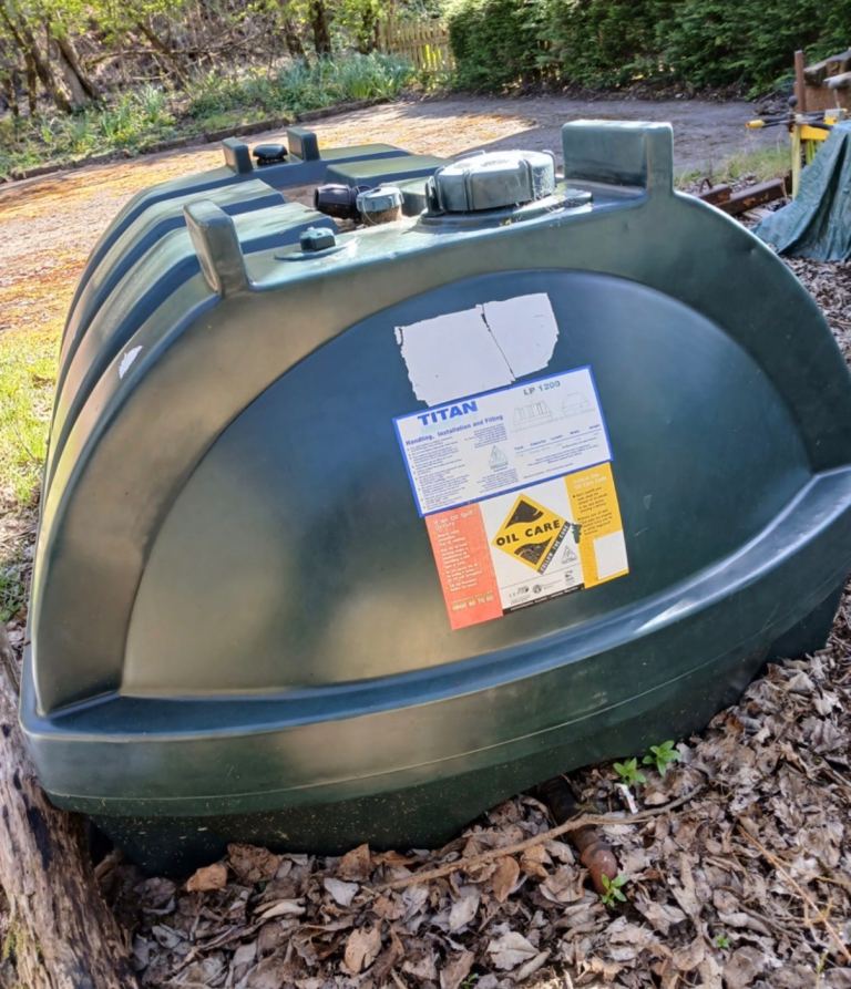 For Sale: Titan LP 1200 Low Profile Storage Tank (1200L) - Cleaned & Ready!