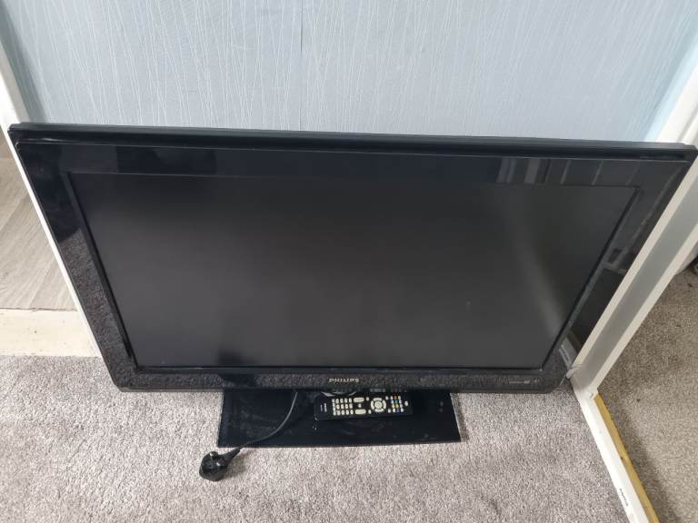 Philips Black TV with Remote – Good Condition