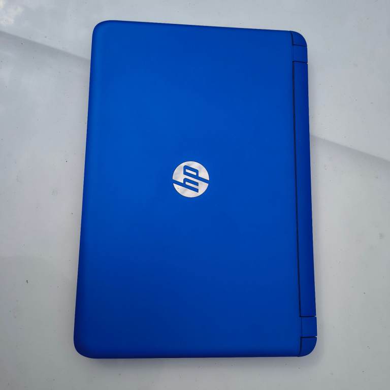 Blue HP pavilion 15 laptop Win11. Samsung SSD , Intel Core i3, 12GB RAM, Intel IRIS graphics 