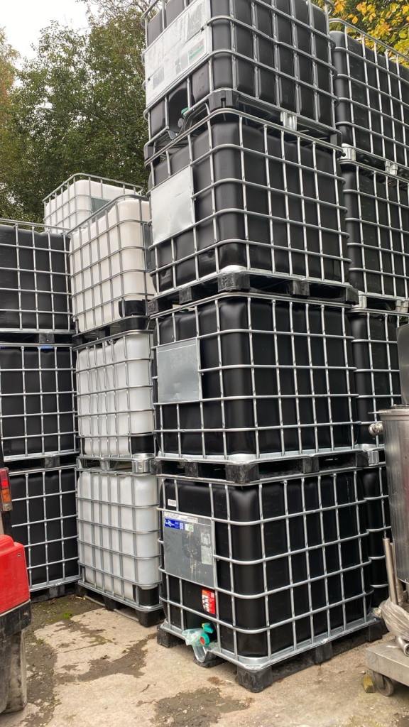 1000 litre black ibc tanks