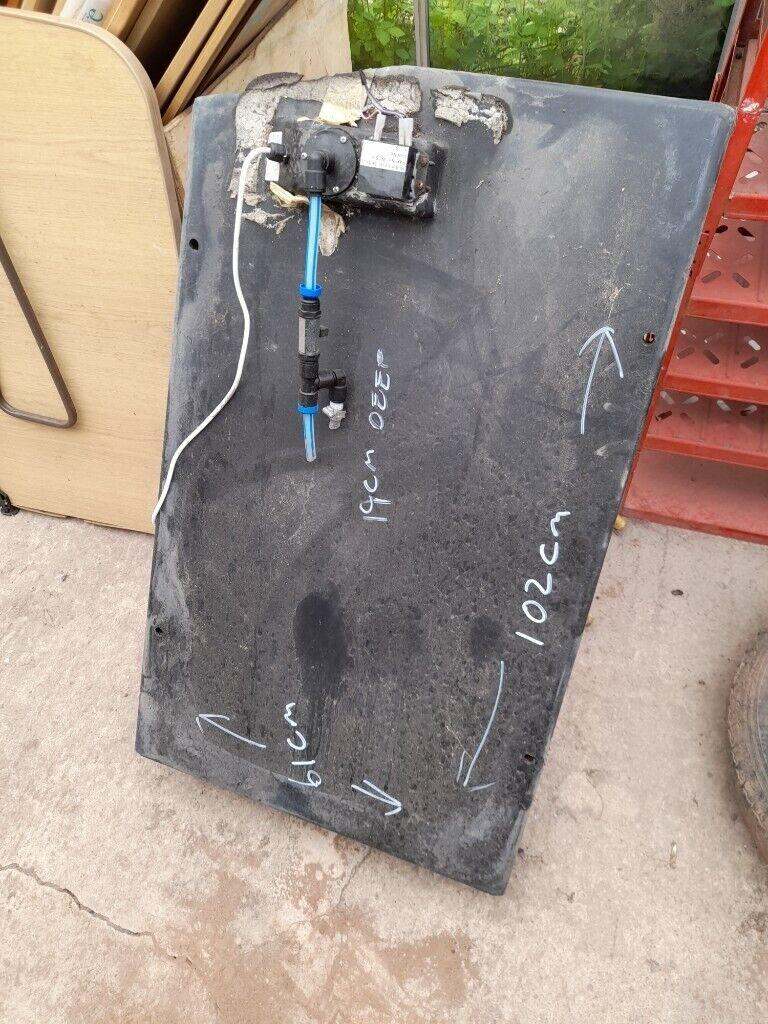 Caravan underslung water tank