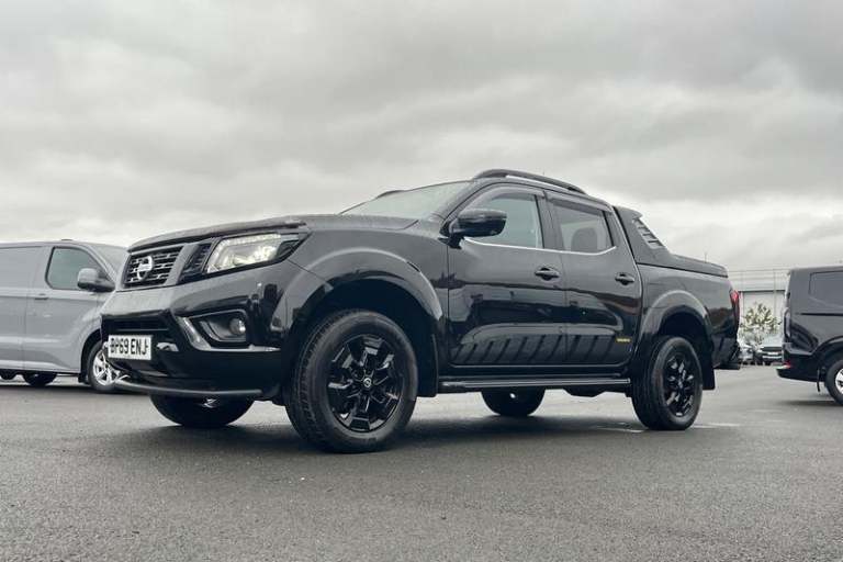 2019 Nissan Navara Double Cab Pick Up N-Guard 2.3dCi 190 TT 4WD Auto PICK UP DIESEL Automatic