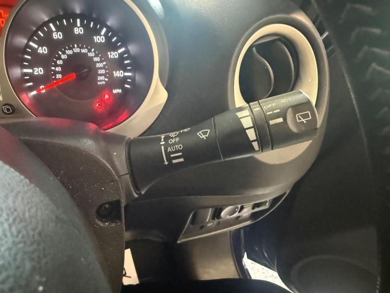 2017 Nissan Juke 1.6 N-Connecta XTRON Euro 6 5dr HATCHBACK Petrol Automatic