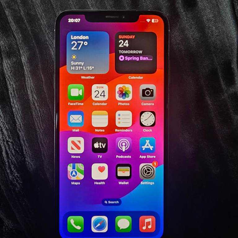 Iphone xs max 256gb unlocked as new all original  