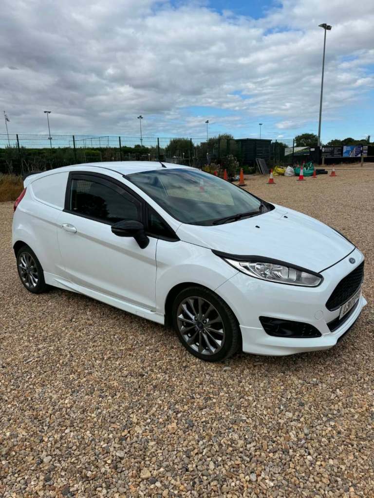 Ford, FIESTA, Car Derived Van, 2017, Manual, 1496 (cc)