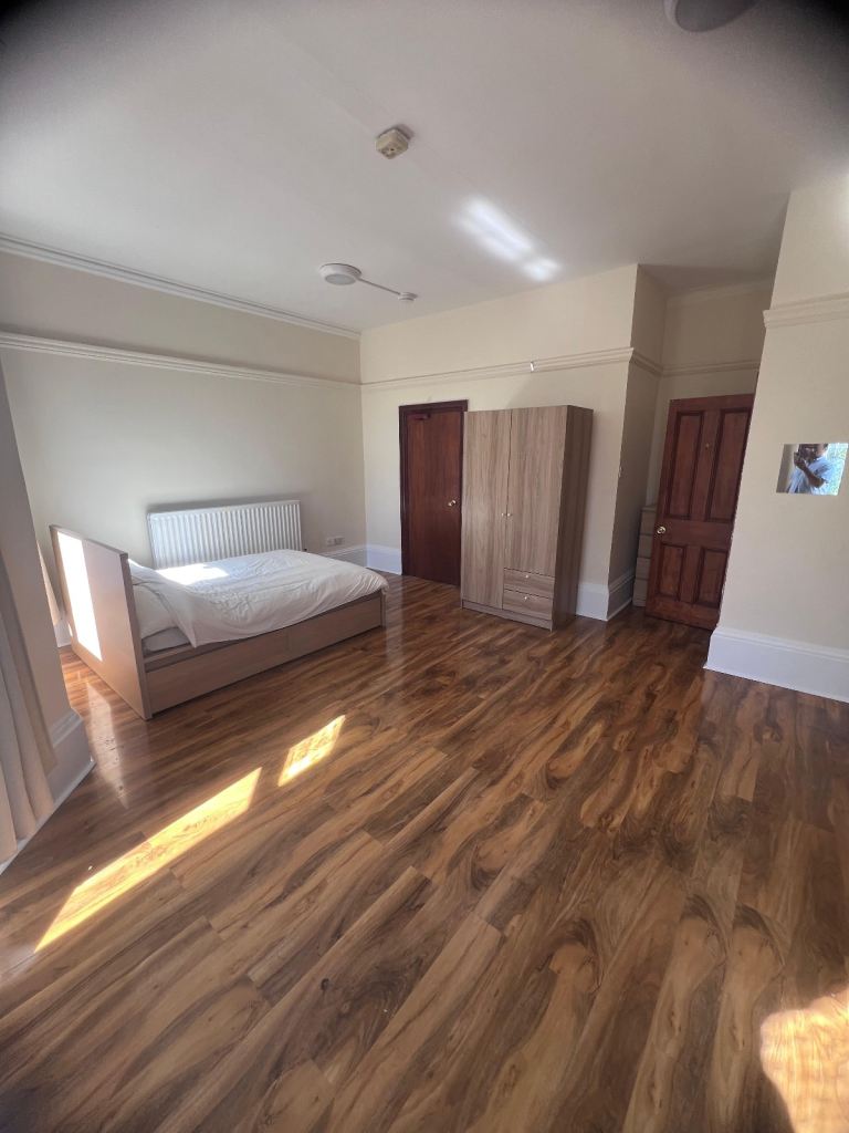 Room to rent in NN2