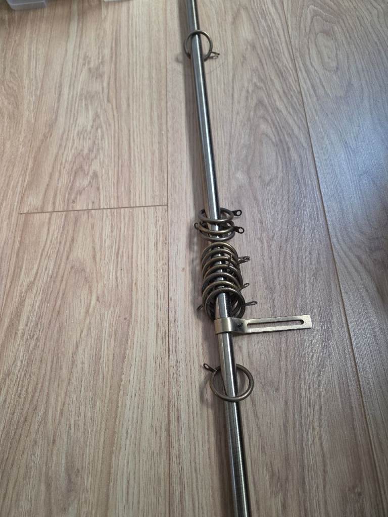 Curtain pole with rings