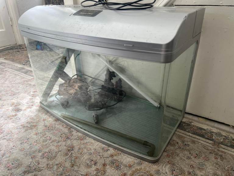 Aqua One AquaStyle 850 165L Aquarium – hood, filter media, heater/pump/extras 