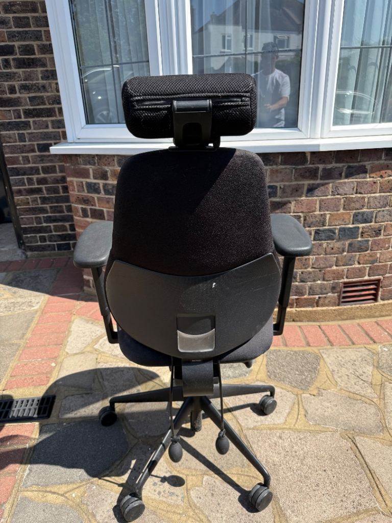 Black Fabric Office Chair with Headrest – Adjustable, Good Condition