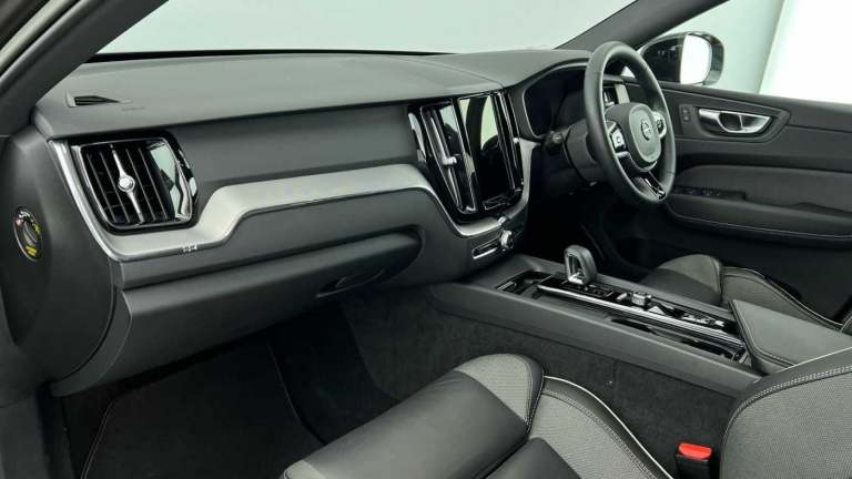 2022 Volvo XC60 2.0 B4 MHEV Plus SUV 5dr Diesel Hybrid Auto AWD Euro 6 (s/s) (197 ps) ESTATE Dies...