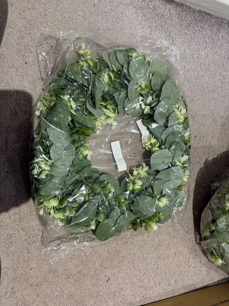 image for 7 Wreaths for wedding table or decoration 