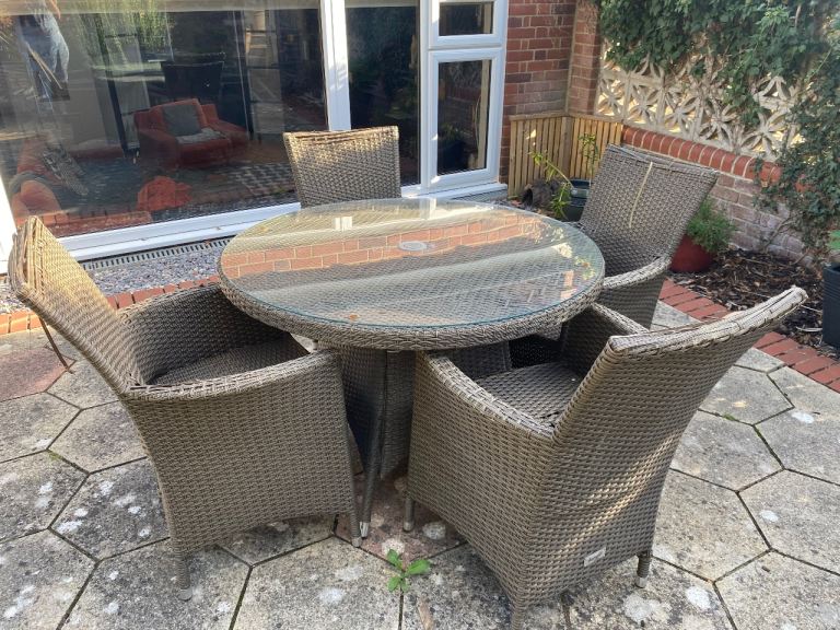 Garden furniture for free