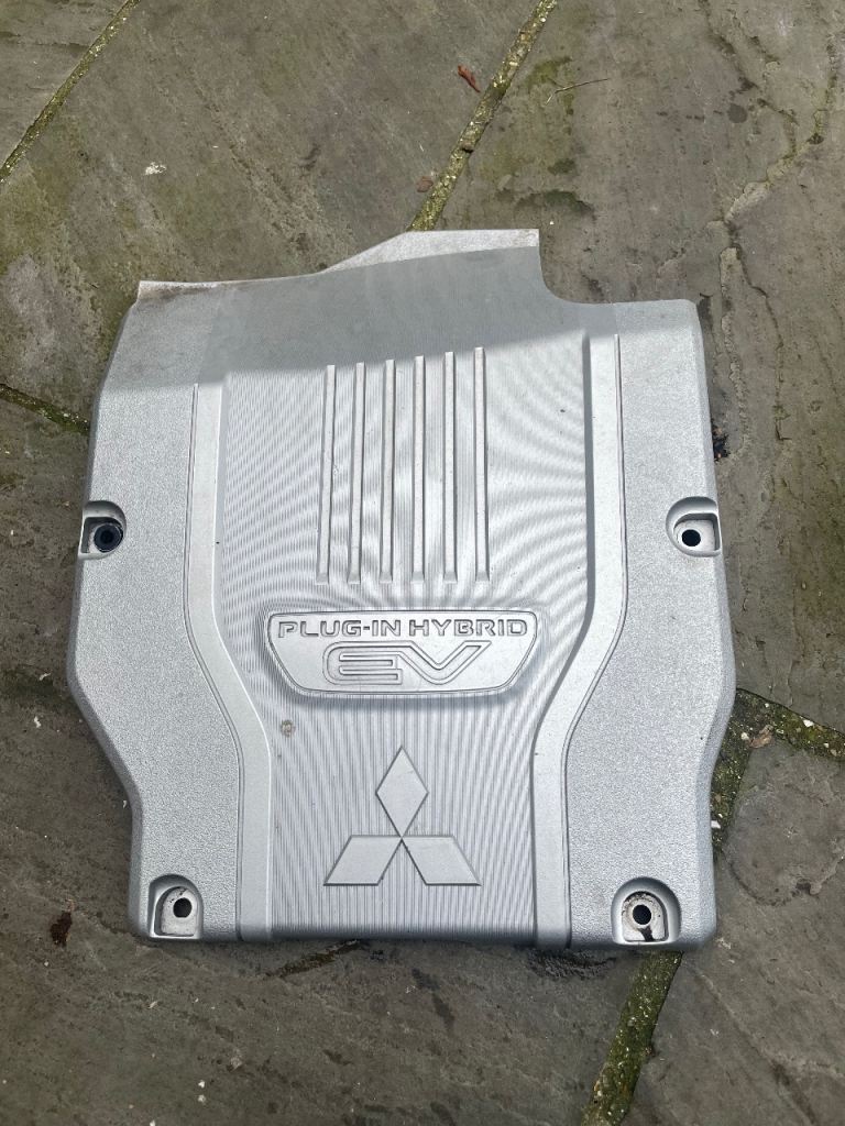 MITSUBISHI OUTLANDER MK3 PHEV ENGINE TRIM COVER 9499D992 2015-20