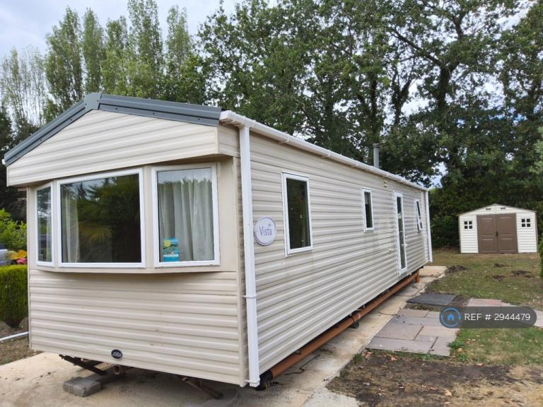 3 bedroom house in Barkham Ride, Wokingham, RG40 (3 bed) (#2944479)