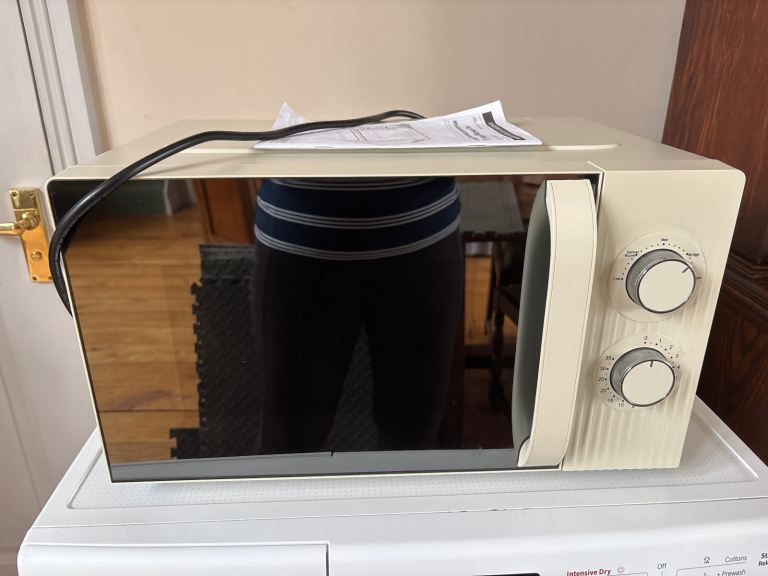 Cream Microwave Oven – Good Working Condition