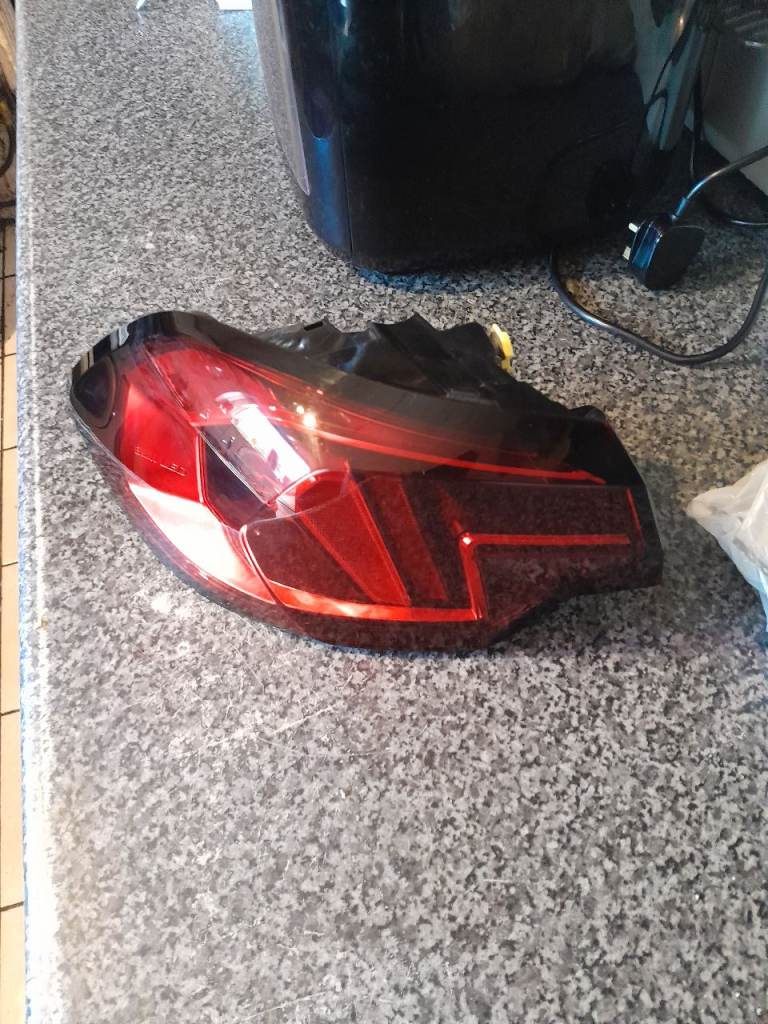 Bmw 1 series f70 2025 left rear tail light outer genuine bmw 