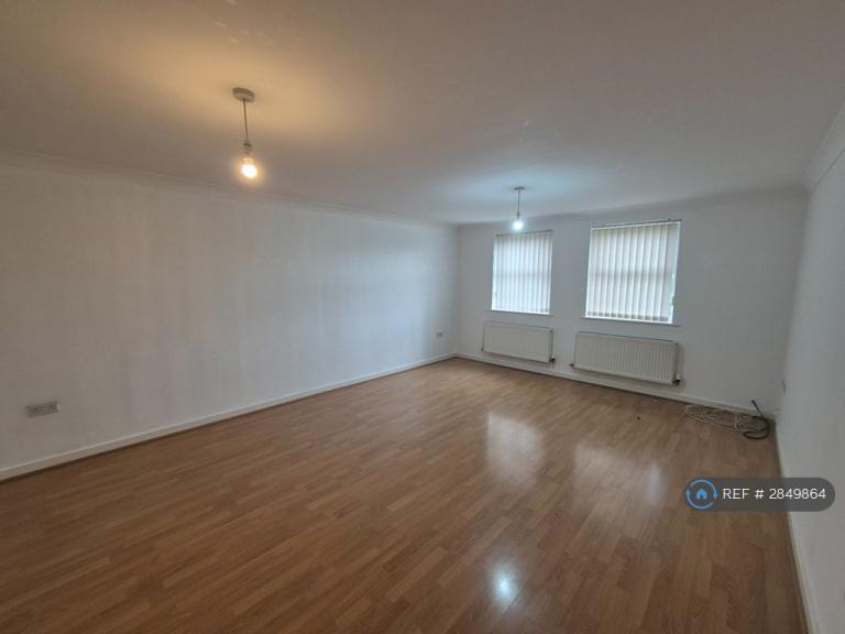 2 bedroom flat in East Prescot Road, Liverpool, L14 (2 bed) (#2849864)