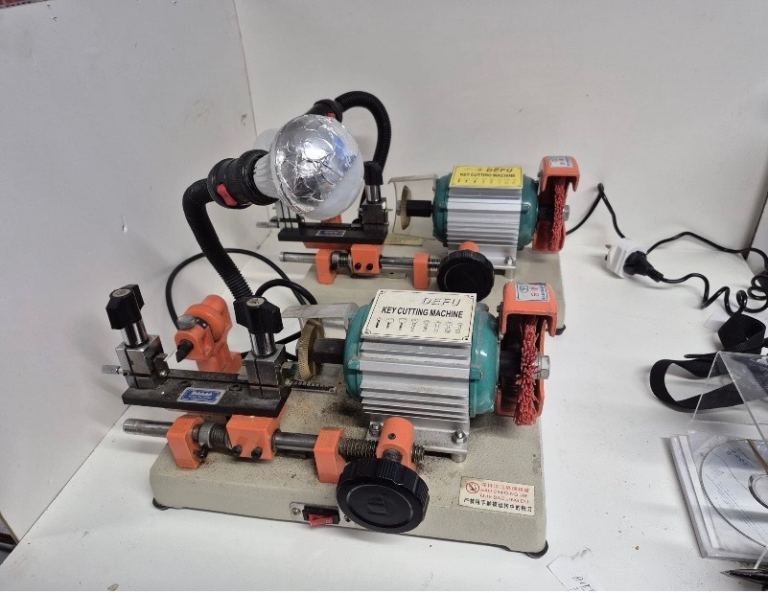 DEFU key cutting machines