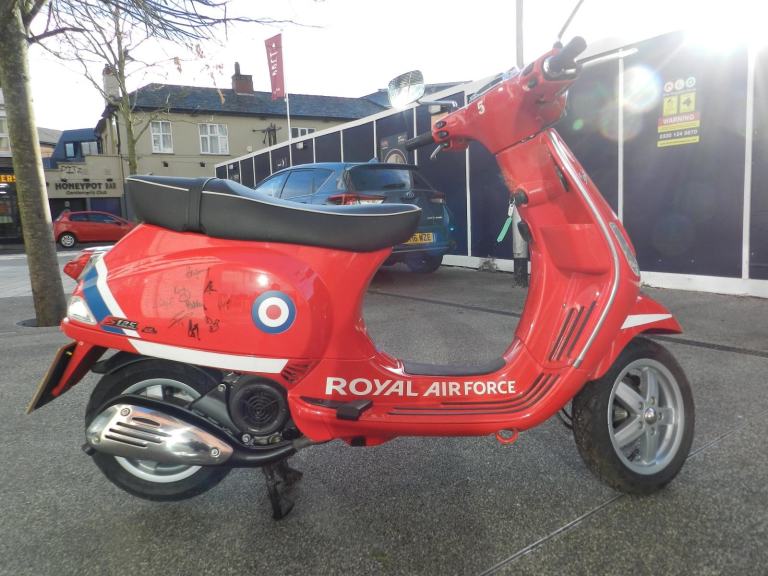 Piaggio Vespa S 125 Red Arrows Special Edition