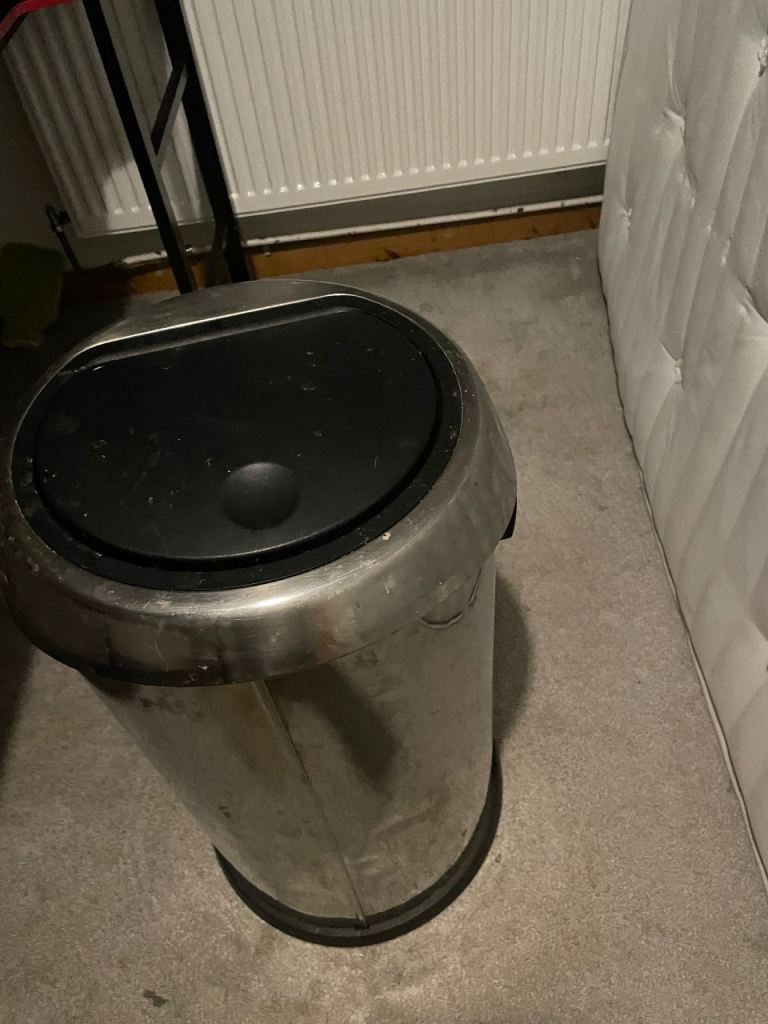 Stainless Steel Kitchen Dustbin with Black Lid – Good Condition