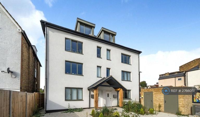 1 bedroom flat in Haydons Road, London, SW19 (1 bed) (#2766051)