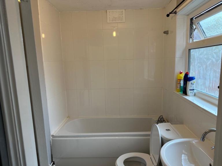 image for Room in Hayes, UB3 2BH