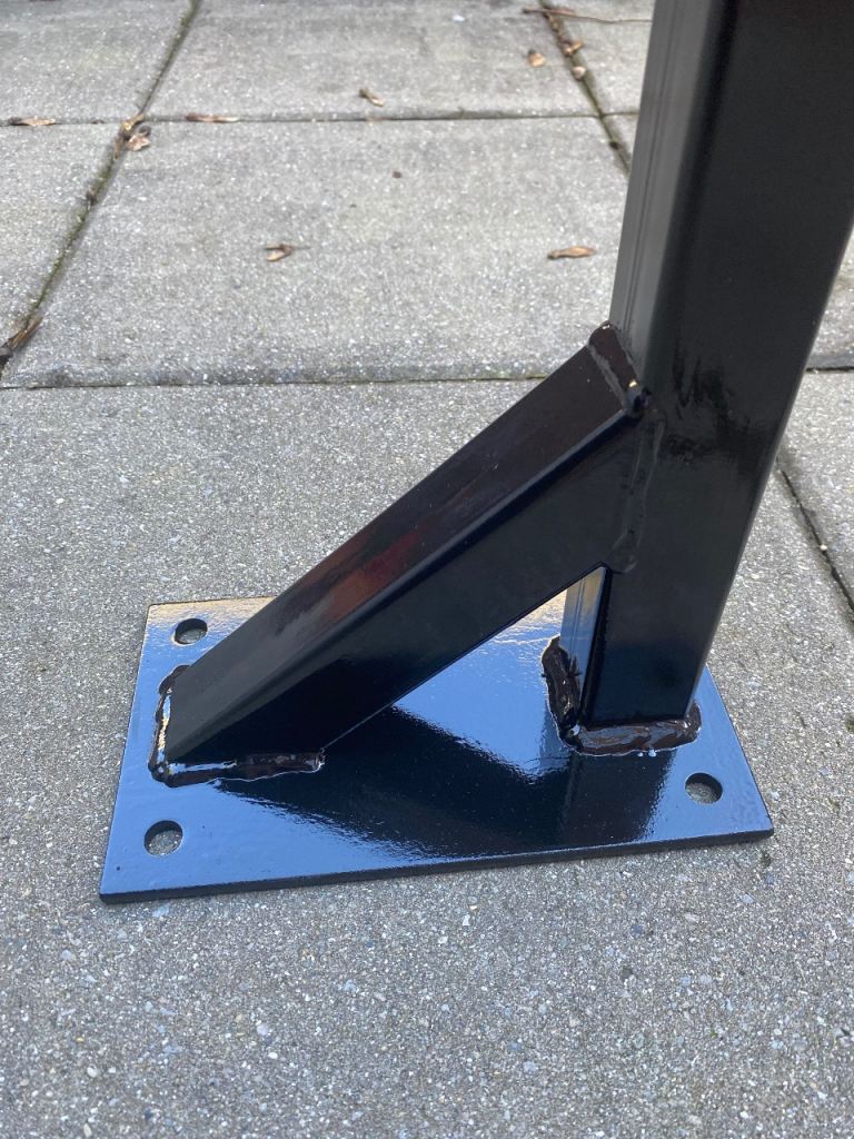 Heavy duty punch bag bracket 