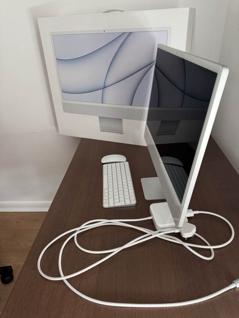 Apple iMac 24" (2021) - M1 Chip, 8GB RAM, 256GB SSD