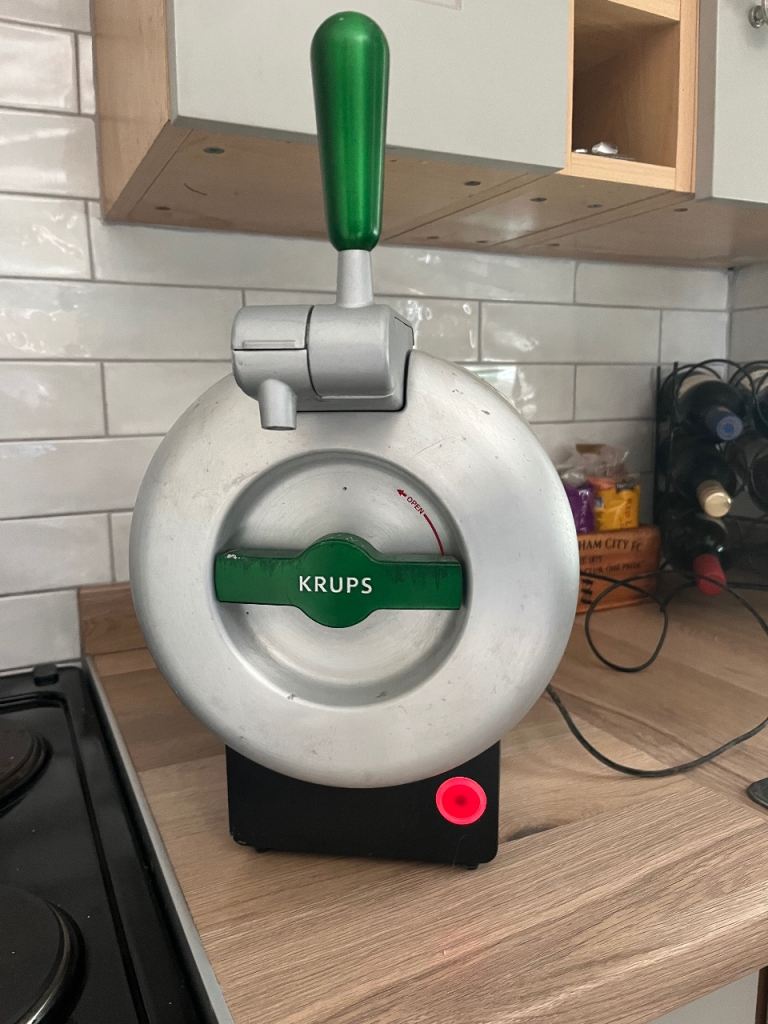 Beer machine dispenser 