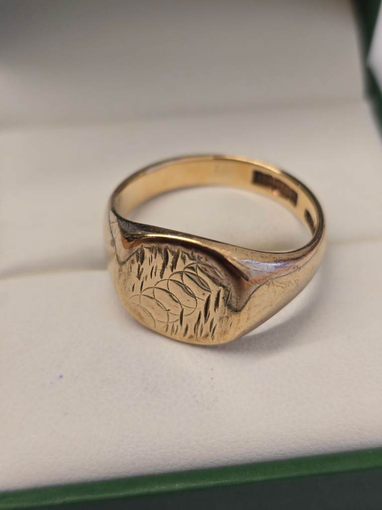 9CT GOLD PATTERNED SIGNET RING