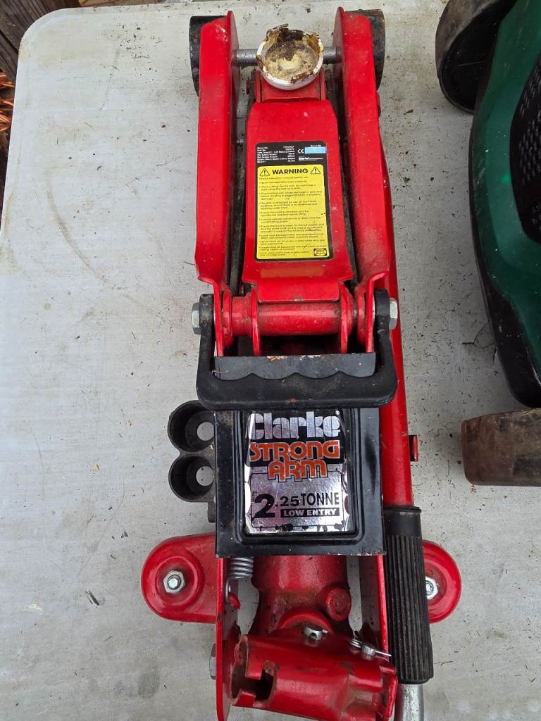 Clarke Strong arm 2.5 tonne low profile jack