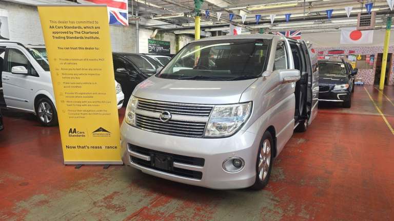 Nissan Elgrand 2.5 Highway Star 360 view Ulez Free Petrol Automatic