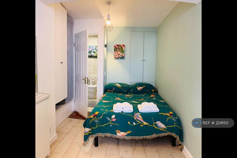 Studio flat in Baker Street, Brighton, BN1 (#224150)