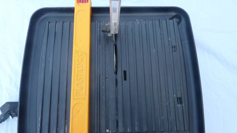 ELECTRIC TILE CUTTER