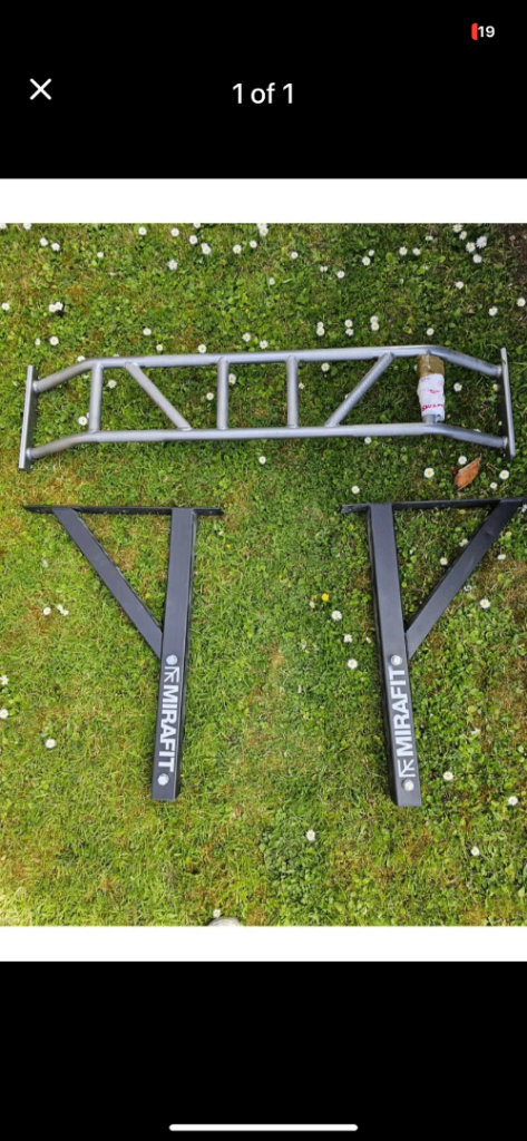 Pull up bar