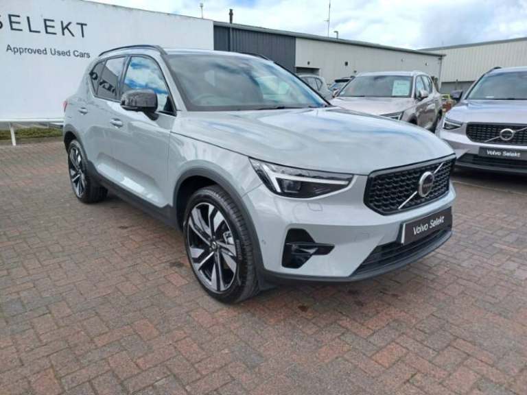 VOLVO XC40 2.0 B4P Ultra Dark 5dr Auto