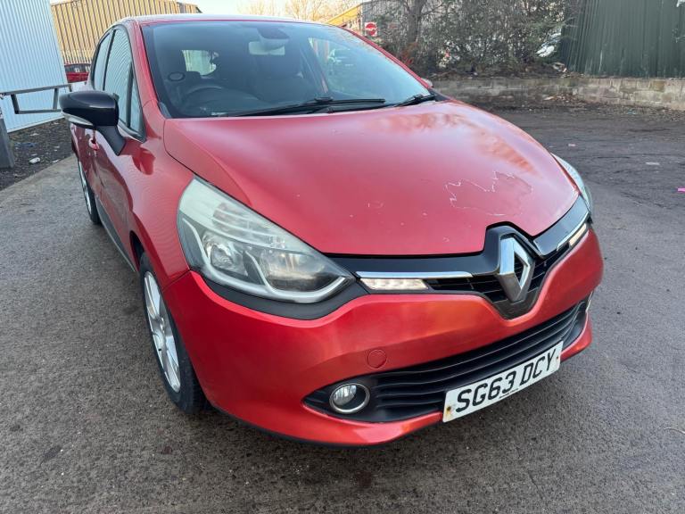 I Renault CLIO, Hatchback , 1461 (cc) with only £20 road tax and full year MOT