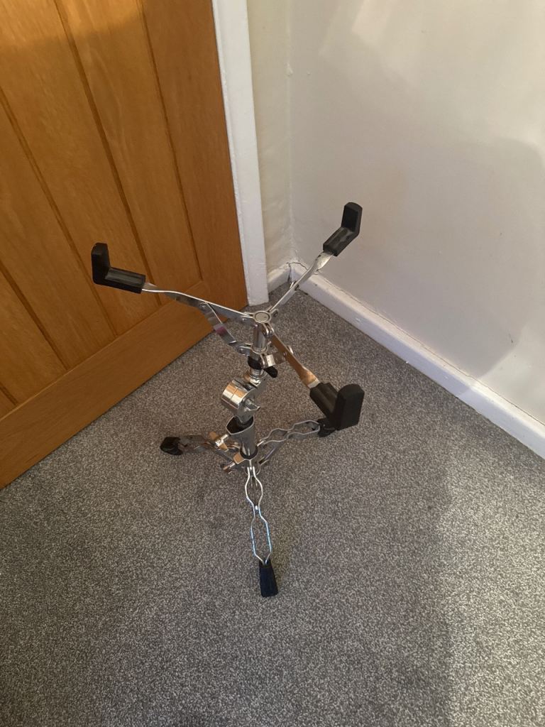 Drum Snare Stand – Chrome, Good Condition