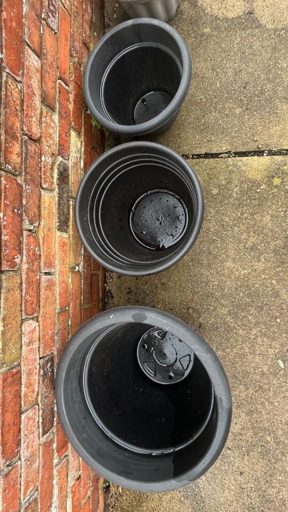 3x pots
